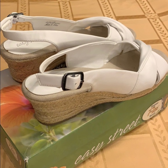 NEW! Easy Street sandal - Picture 5 of 7